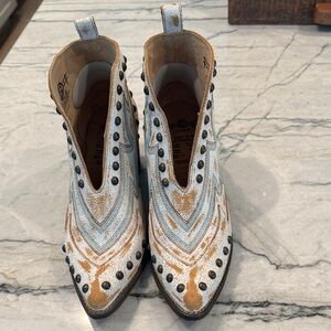 Circle G Western Ankle Boots - White and Brown